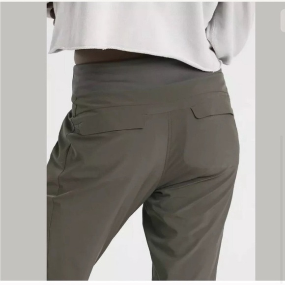 ATHLETA Soho Cropped Jogger Pants in Black Arbor Olive Green Size 4 - Picture 4 of 16